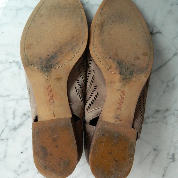 Vince Camuto Perforated Suede Ankle Boot Bootie 11 - Picture 5 of 7